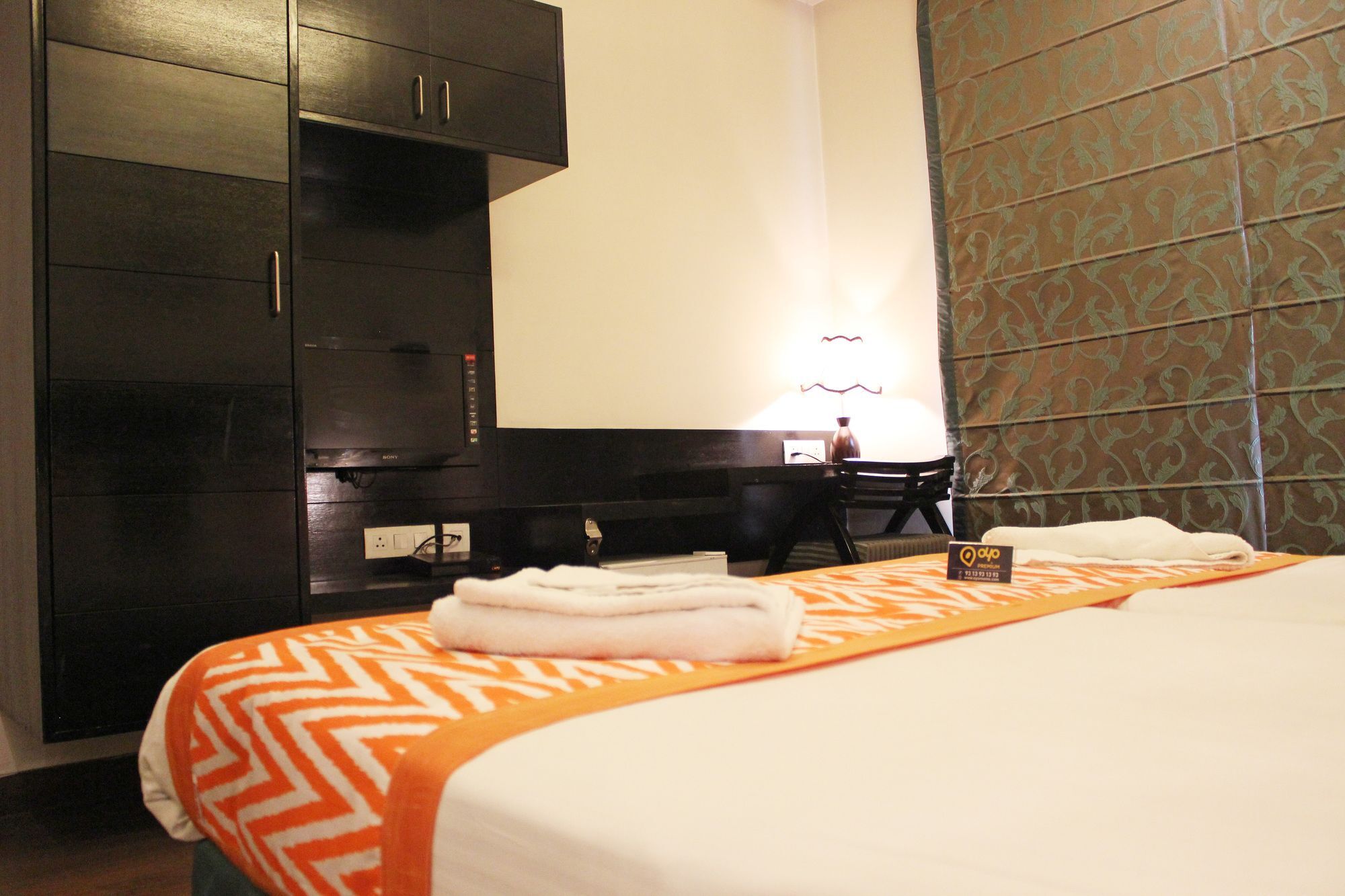 Oyo 605 Hotel Camria Гургаон Экстерьер фото